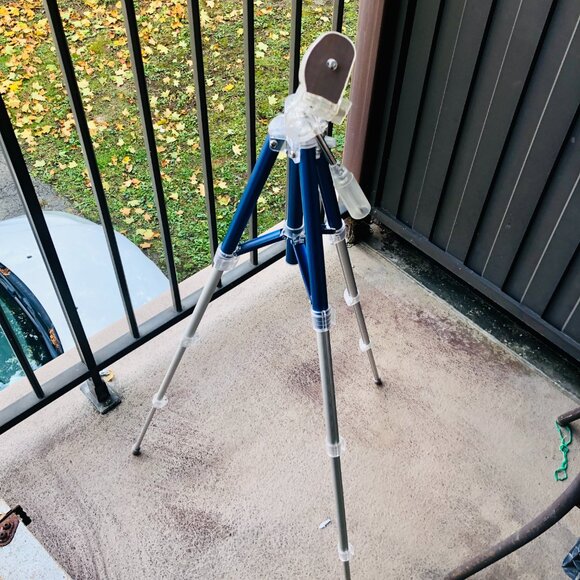 👉 Digipower TP-TR47DBL Blue Aluminum Tripod 3-Section Adjustable Lightweight - Picture 5 of 5